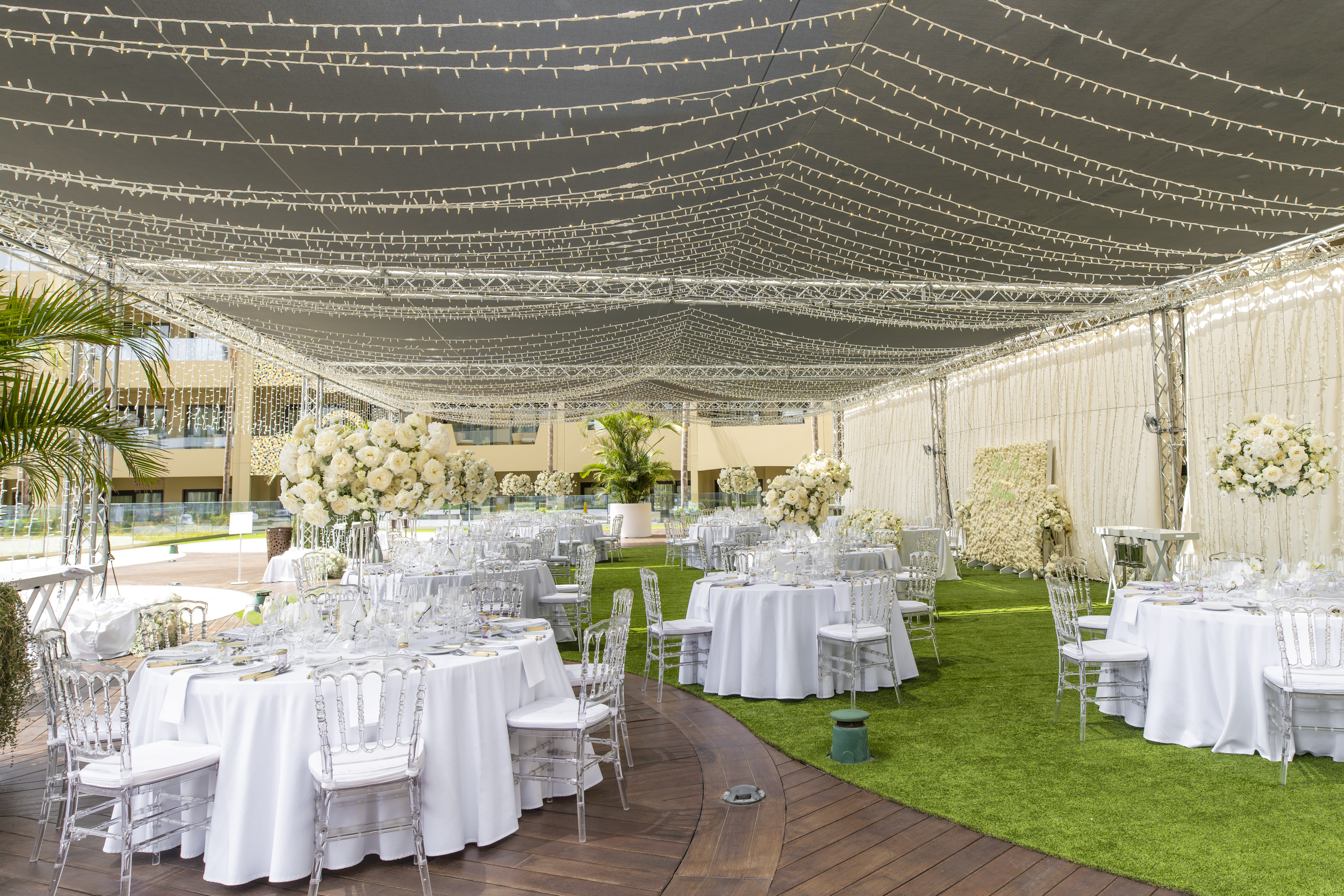 Book your wedding day in GF VICTORIA